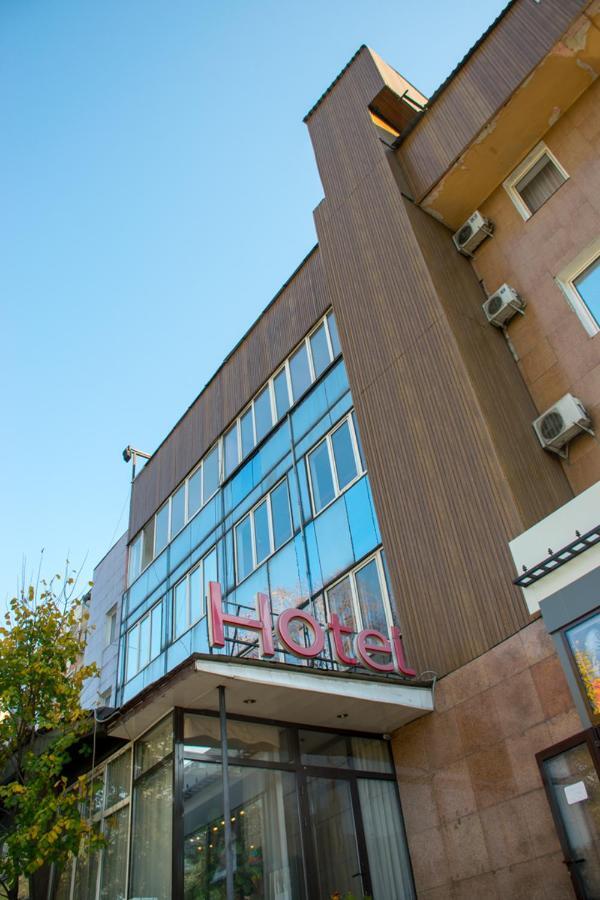 Astana Hotel Almaty Ngoại thất bức ảnh
